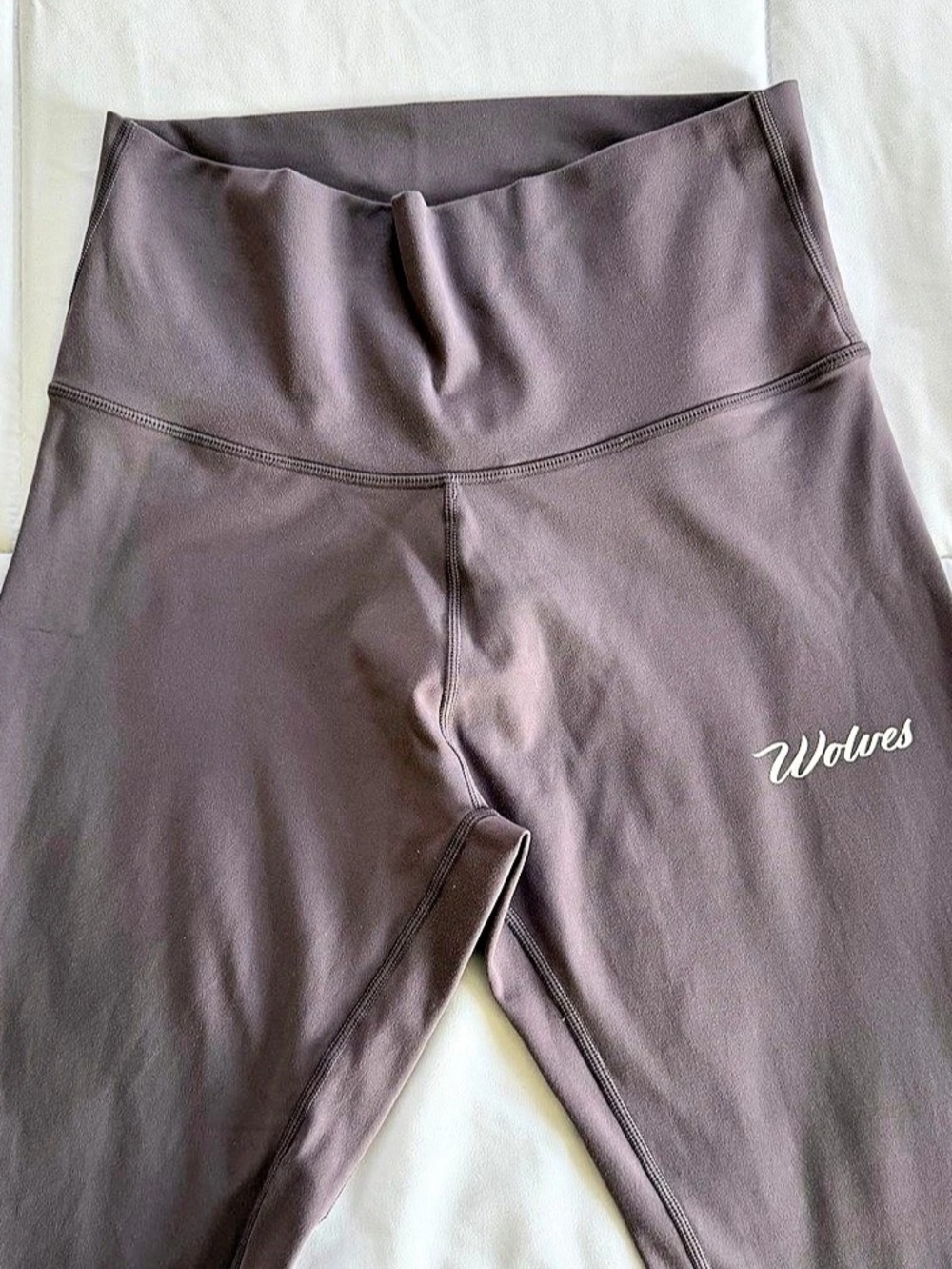 Darc Sport SHE Wolf Graphic Leggings in Lavender Size Medium